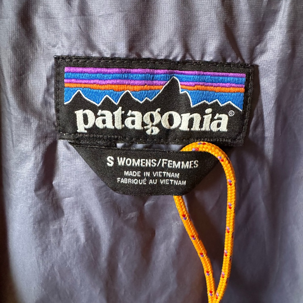 Patagonia Yellow (gold?) Nano Puff Jacket - Picture 3 of 7